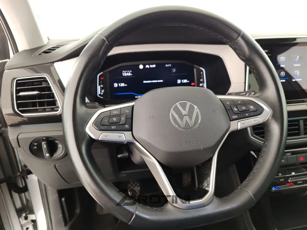 Volkswagen T-Cross usata a Massa-Carrara (14)