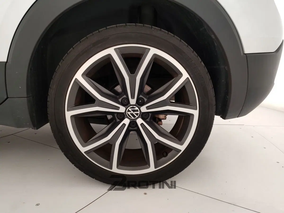 Volkswagen T-Cross usata a Massa-Carrara (6)
