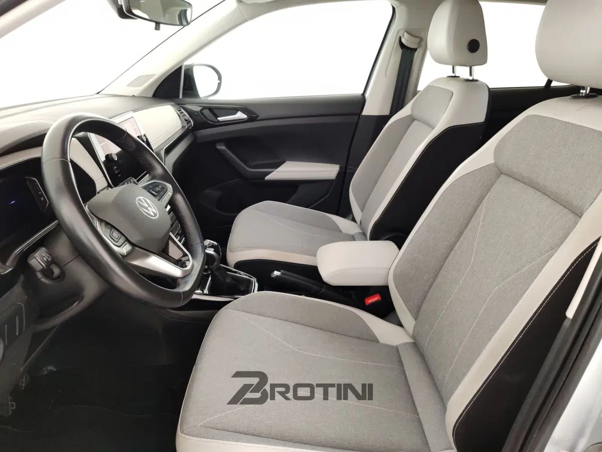 Volkswagen T-Cross usata a Massa-Carrara (7)