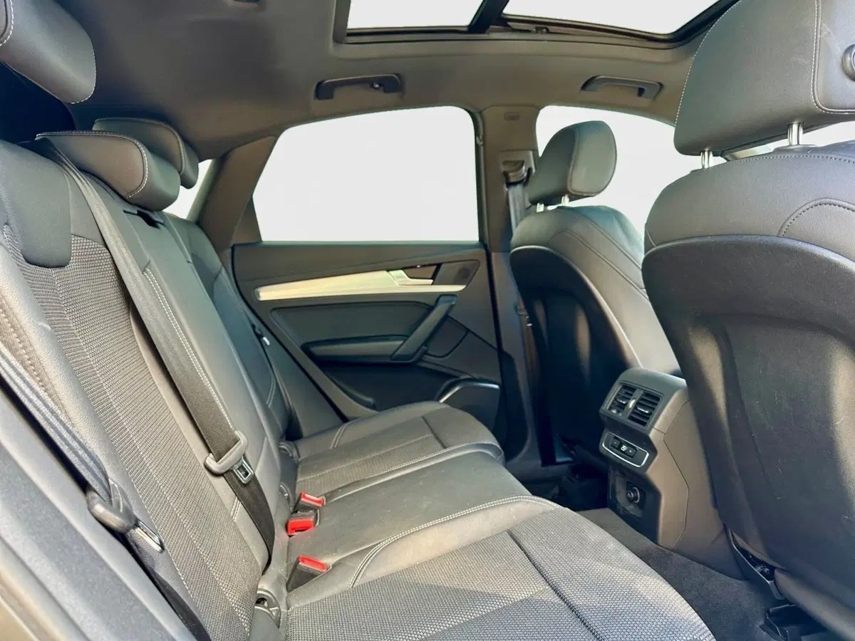 Audi Q4 Sportback usata a Bari (5)
