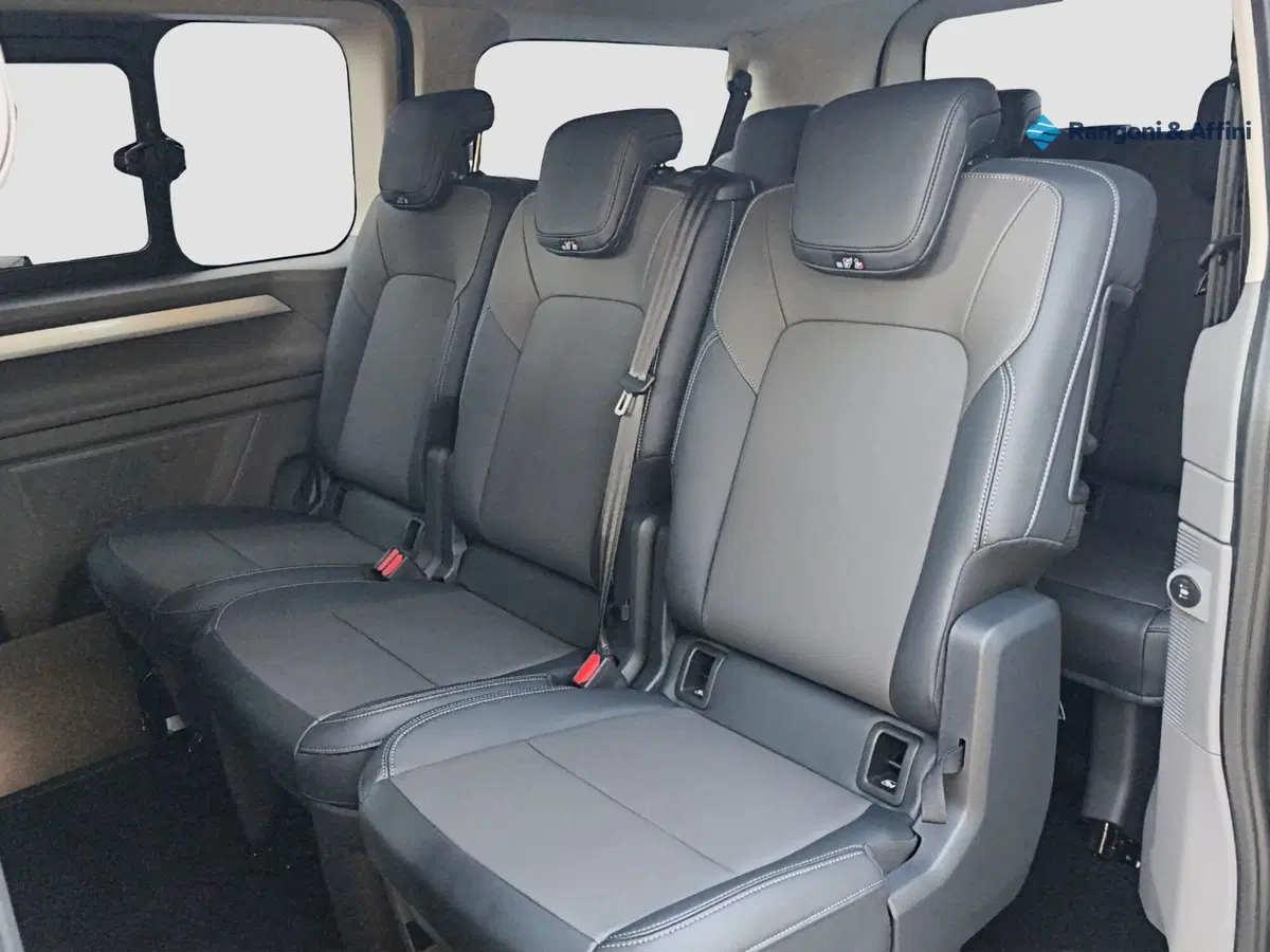 Volkswagen Veicoli Commerciali Caravelle nuova a Mantova (12)