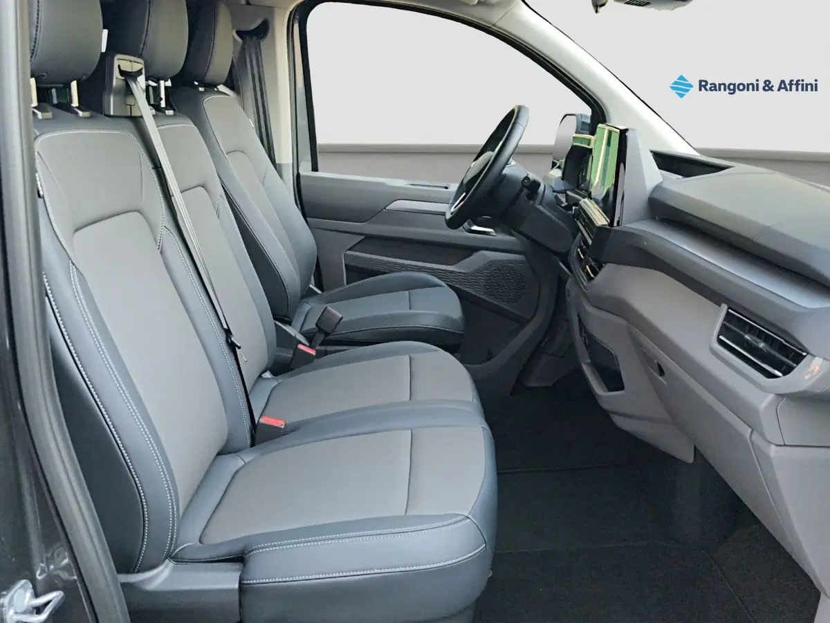 Volkswagen Veicoli Commerciali Caravelle nuova a Mantova (15)