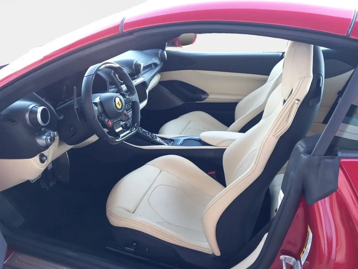 Ferrari Portofino Spider usata a Ancona (17)