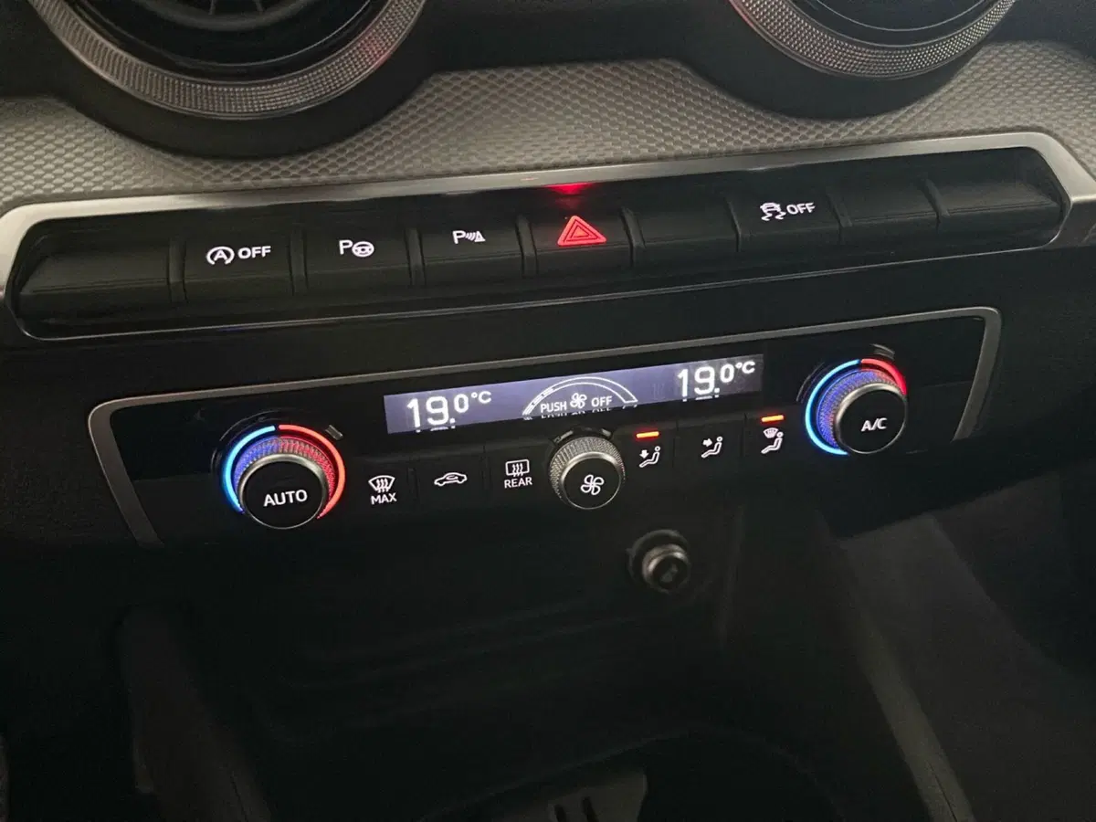 Audi Q2 usata a Napoli (15)