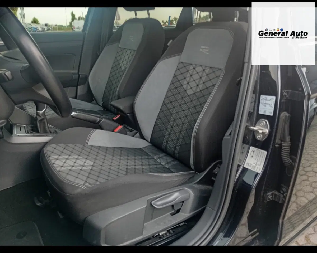 Volkswagen Taigo usata a Lucca (9)
