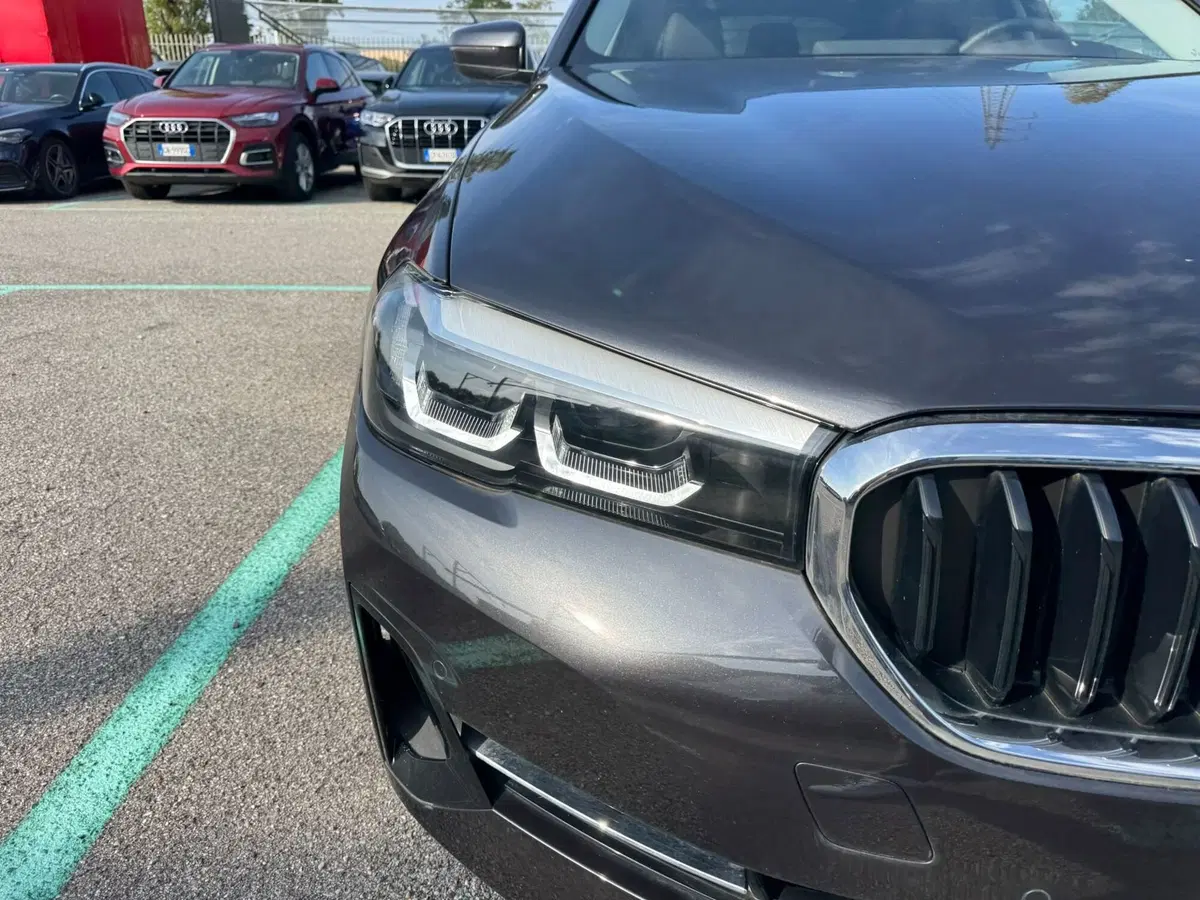 BMW Serie 5 Touring nuova a Monza e Brianza (15)