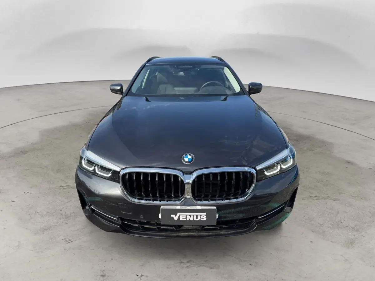 BMW Serie 5 Touring nuova a Monza e Brianza (2)