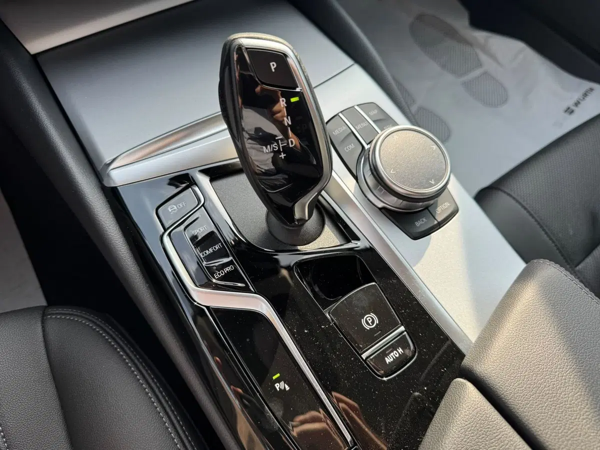 BMW Serie 5 Touring nuova a Monza e Brianza (20)