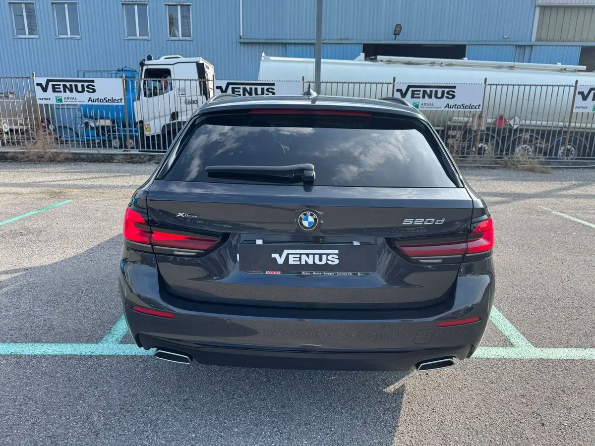 BMW Serie 5 Touring nuova a Monza e Brianza (6)