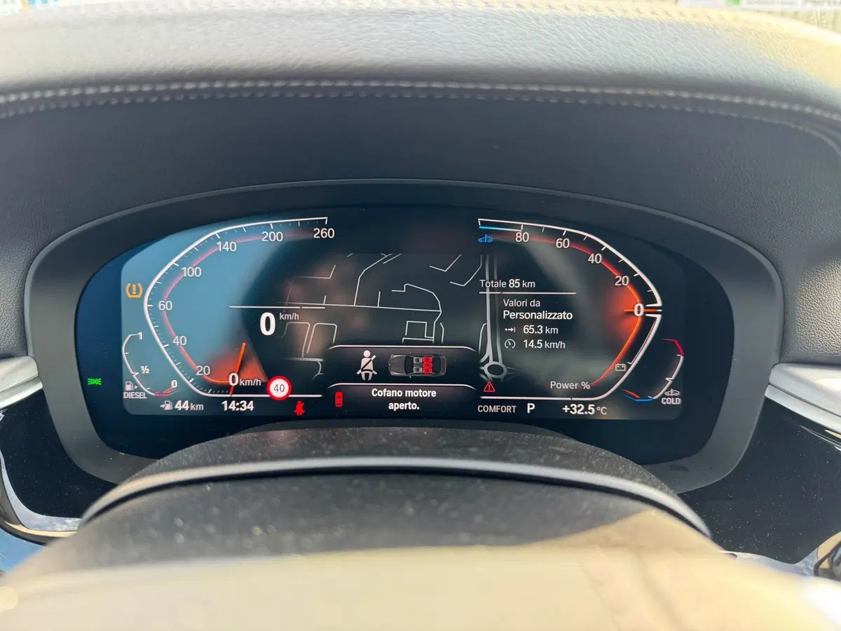 BMW Serie 5 Touring nuova a Monza e Brianza (9)