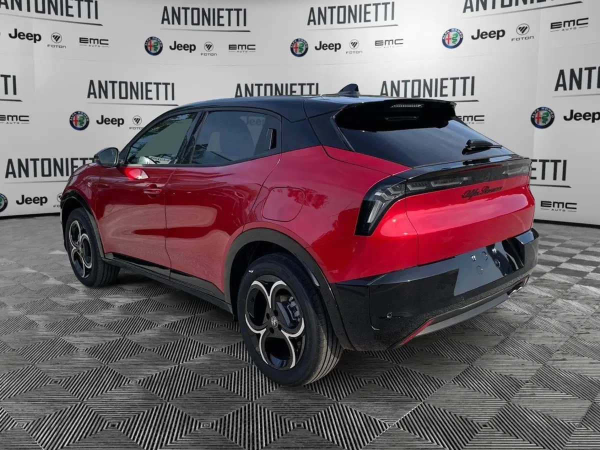 Alfa Romeo Junior nuova a Ancona (7)