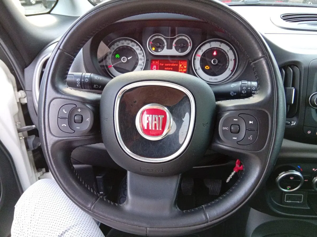 Fiat 500L usata a Catania (16)