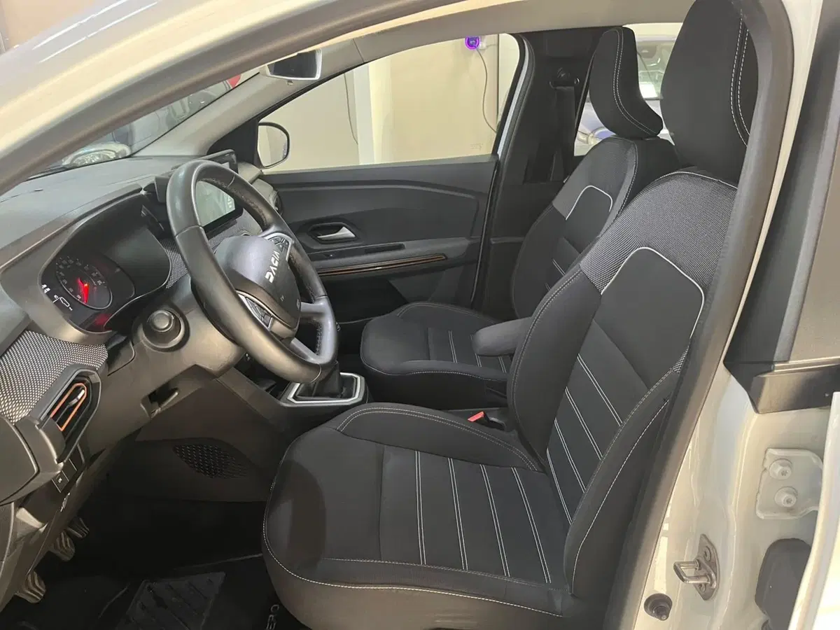 Dacia Sandero usata a Lucca (10)