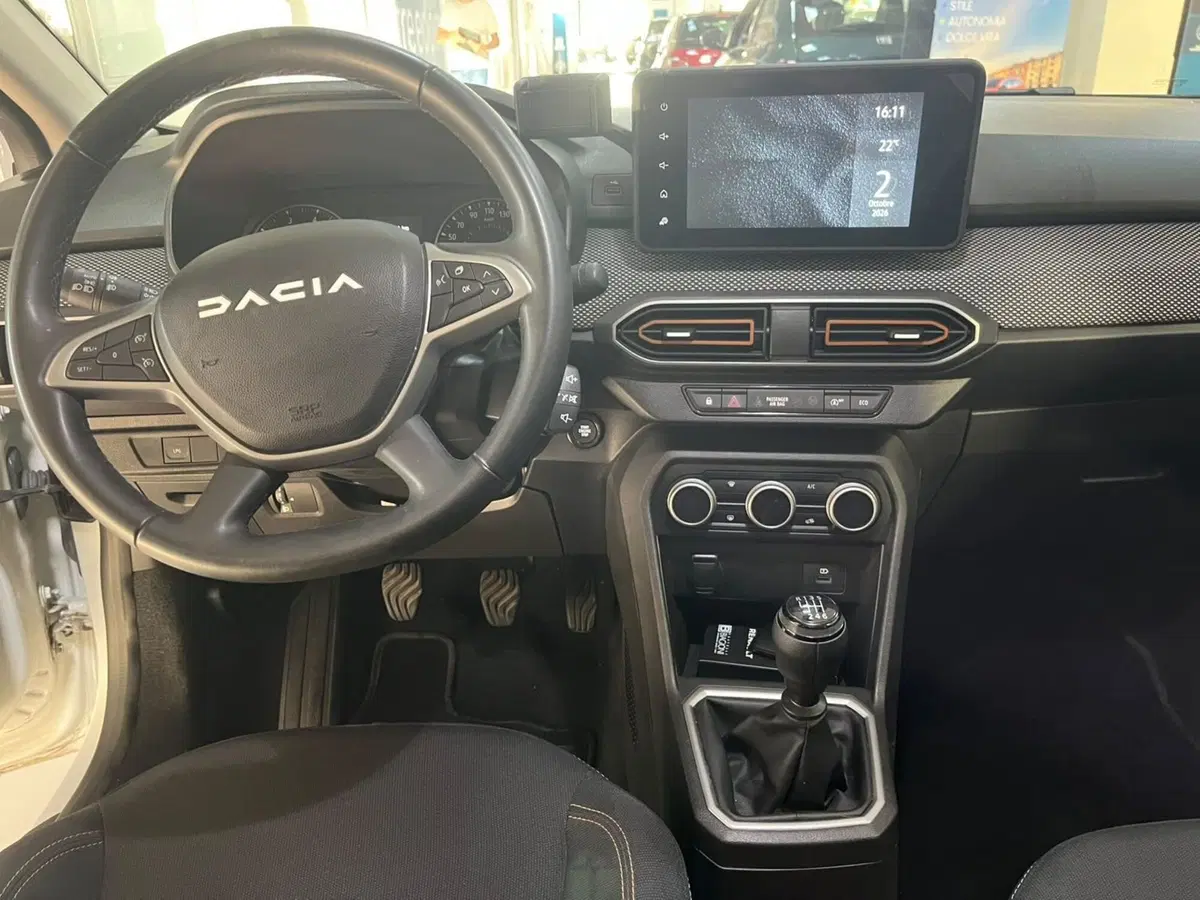 Dacia Sandero usata a Lucca (11)