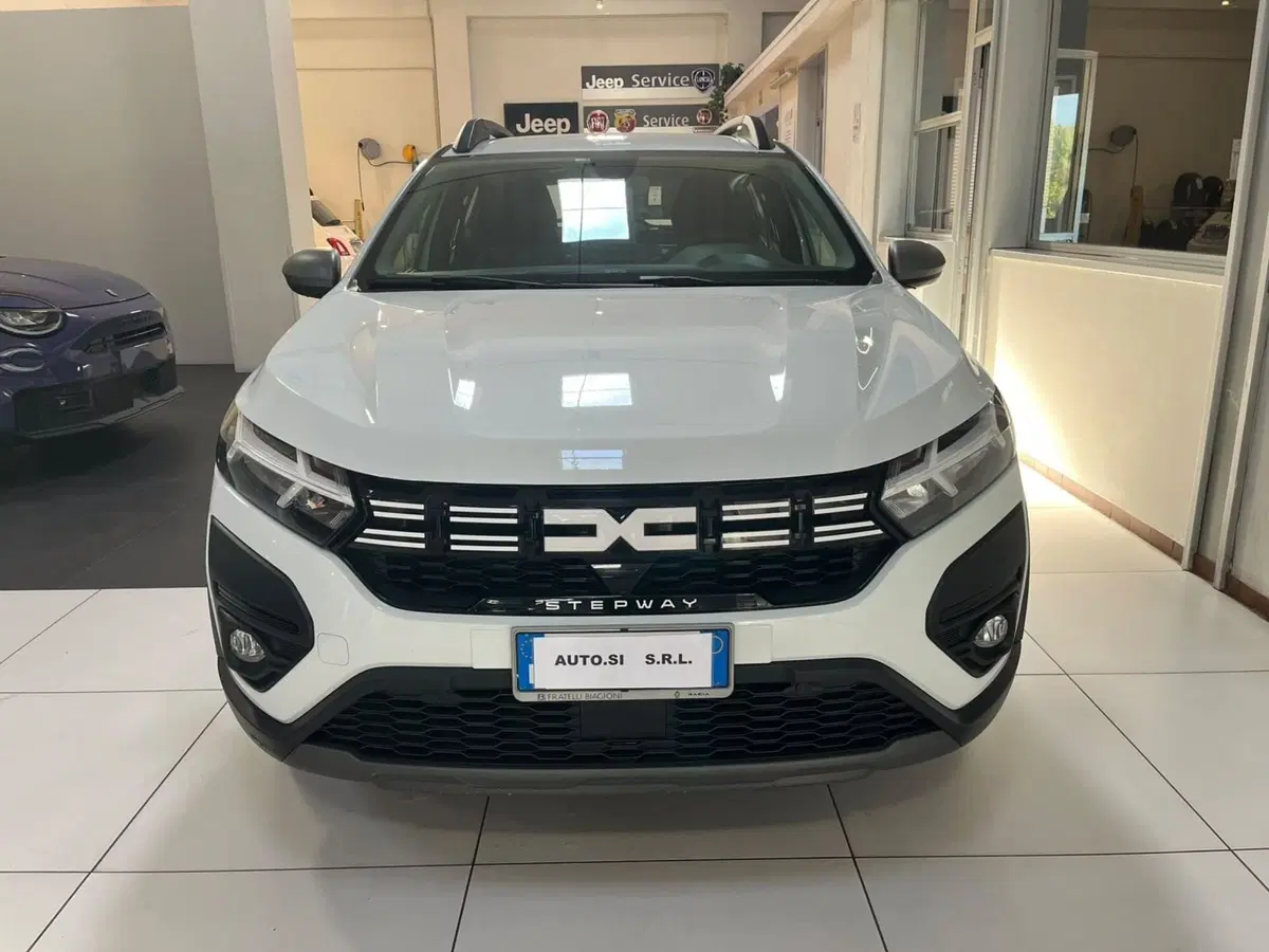 Dacia Sandero usata a Lucca (2)