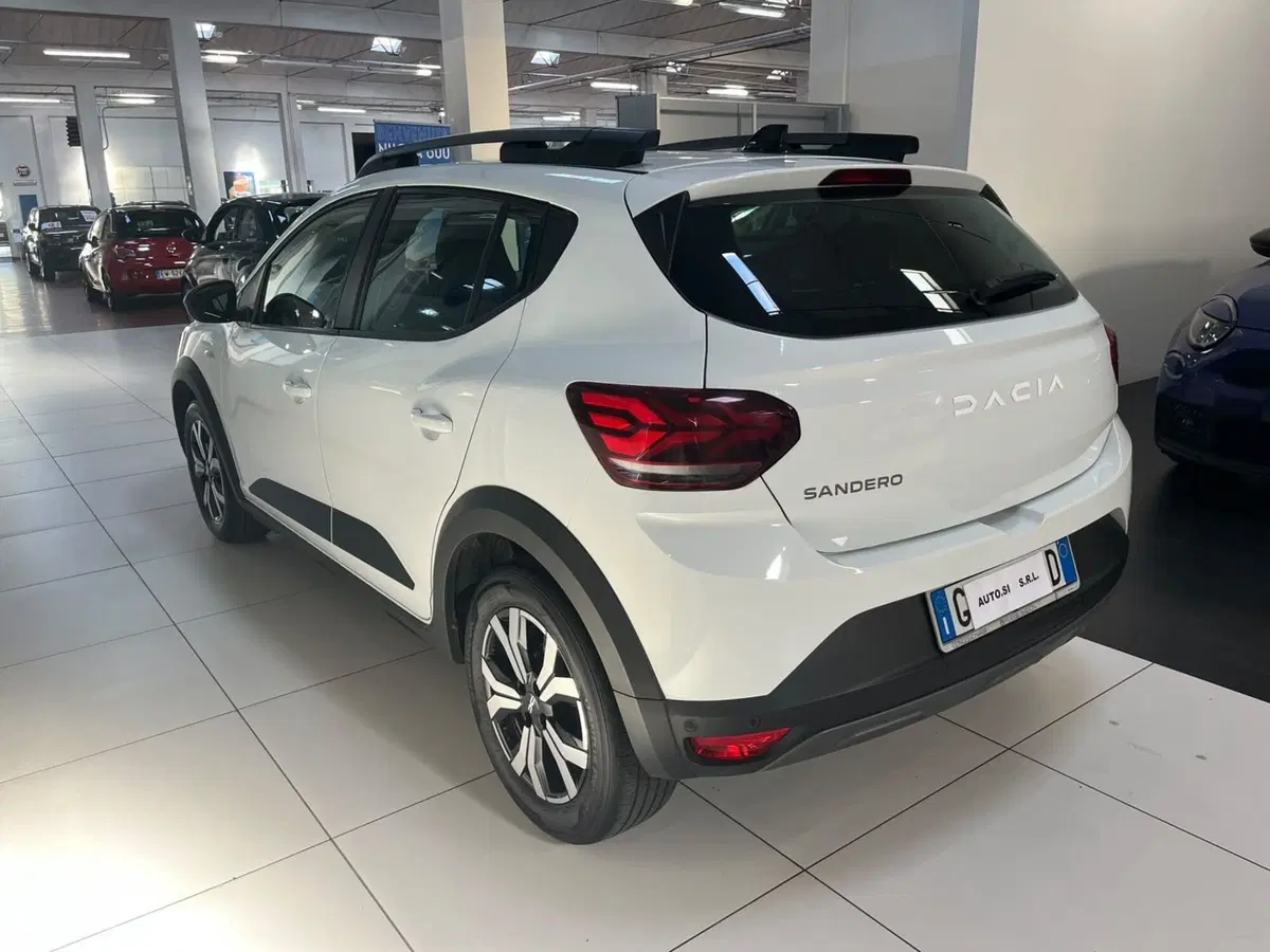 Dacia Sandero usata a Lucca (7)