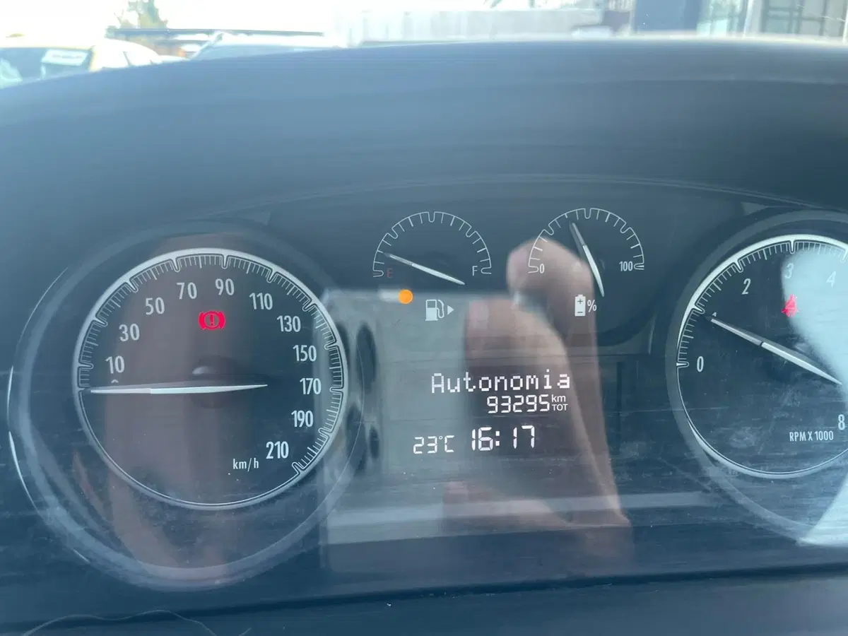 Lancia Ypsilon usata a Lucca (12)