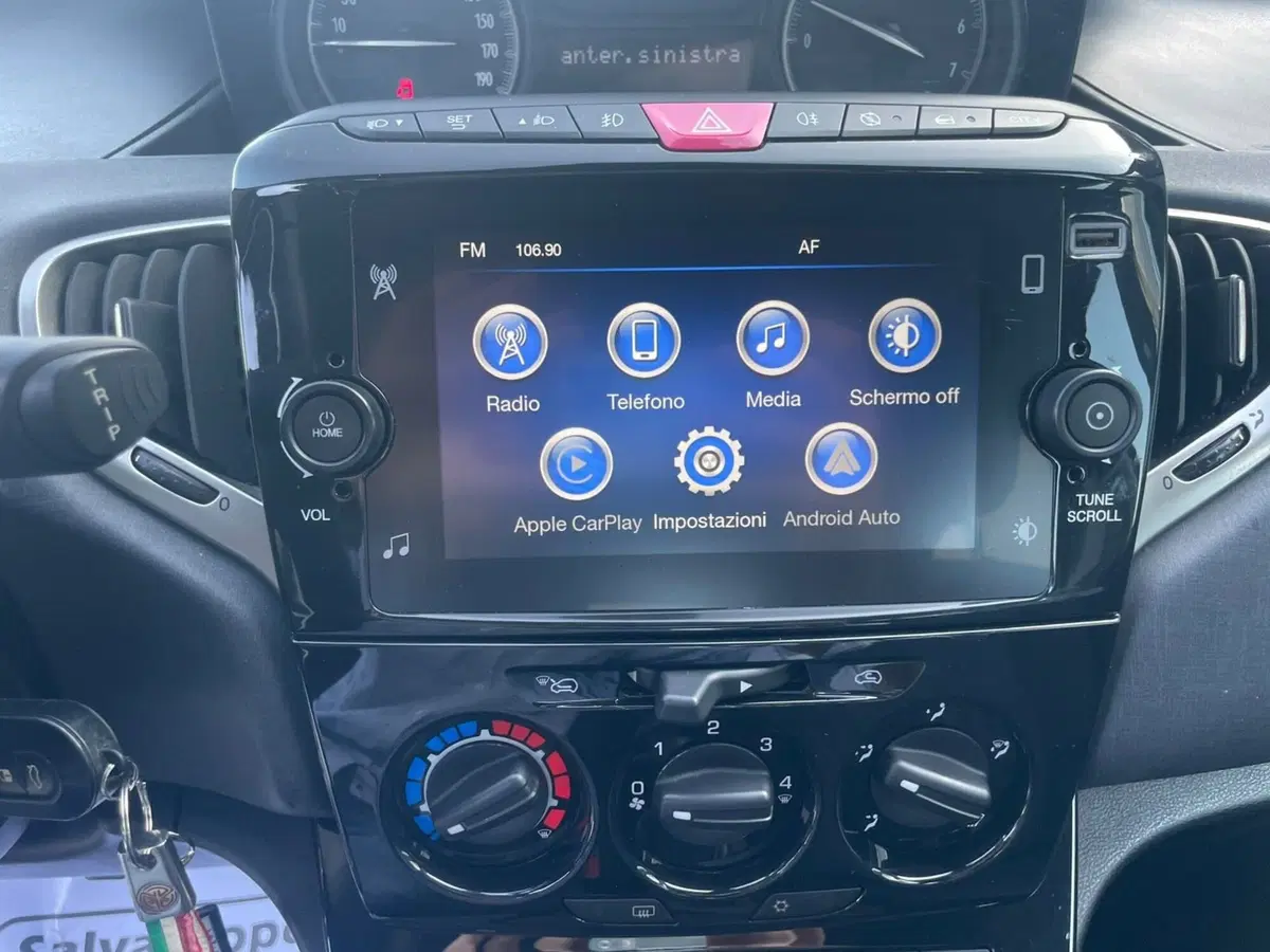 Lancia Ypsilon usata a Lucca (13)