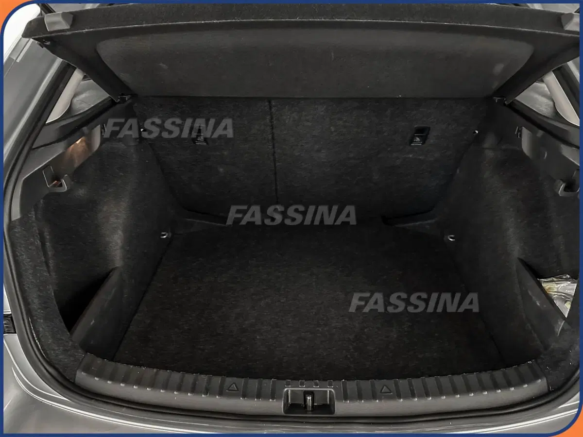 Skoda Scala usata a Milano (12)