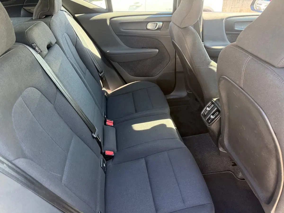 Volvo XC40 usata a Massa-Carrara (16)