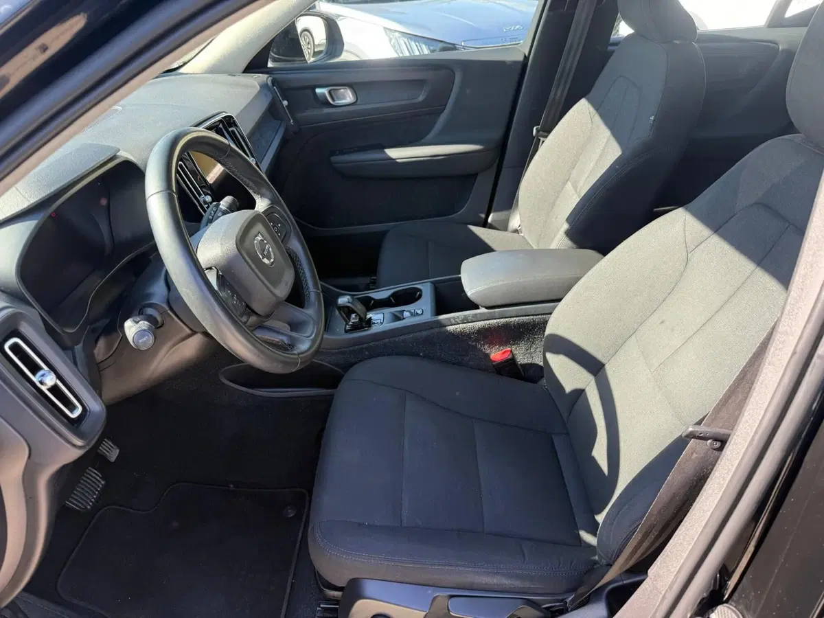 Volvo XC40 usata a Massa-Carrara (17)