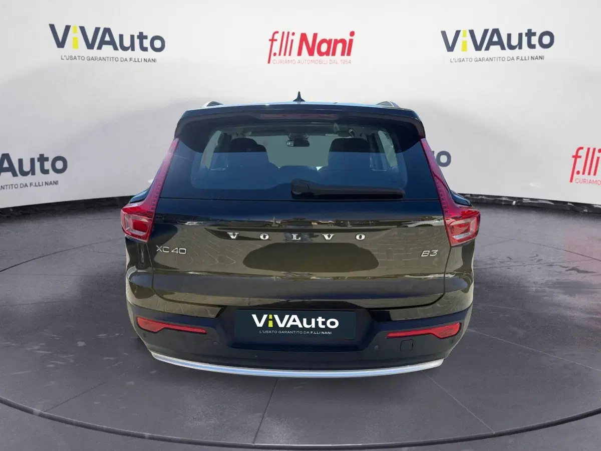Volvo XC40 usata a Massa-Carrara (4)