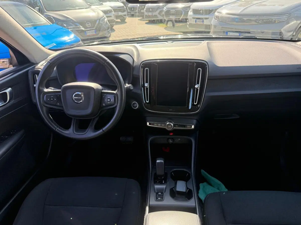 Volvo XC40 usata a Massa-Carrara (6)