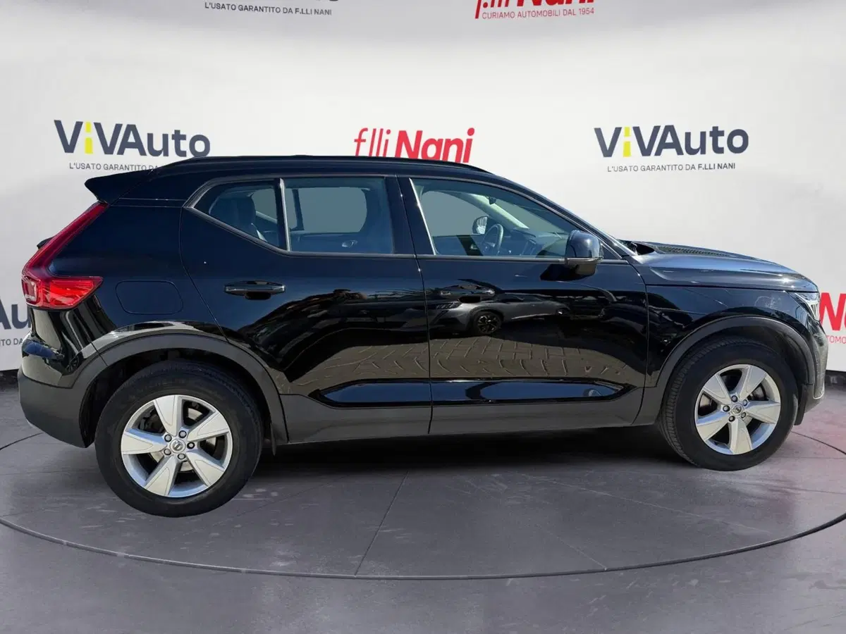 Volvo XC40 usata a Massa-Carrara (8)