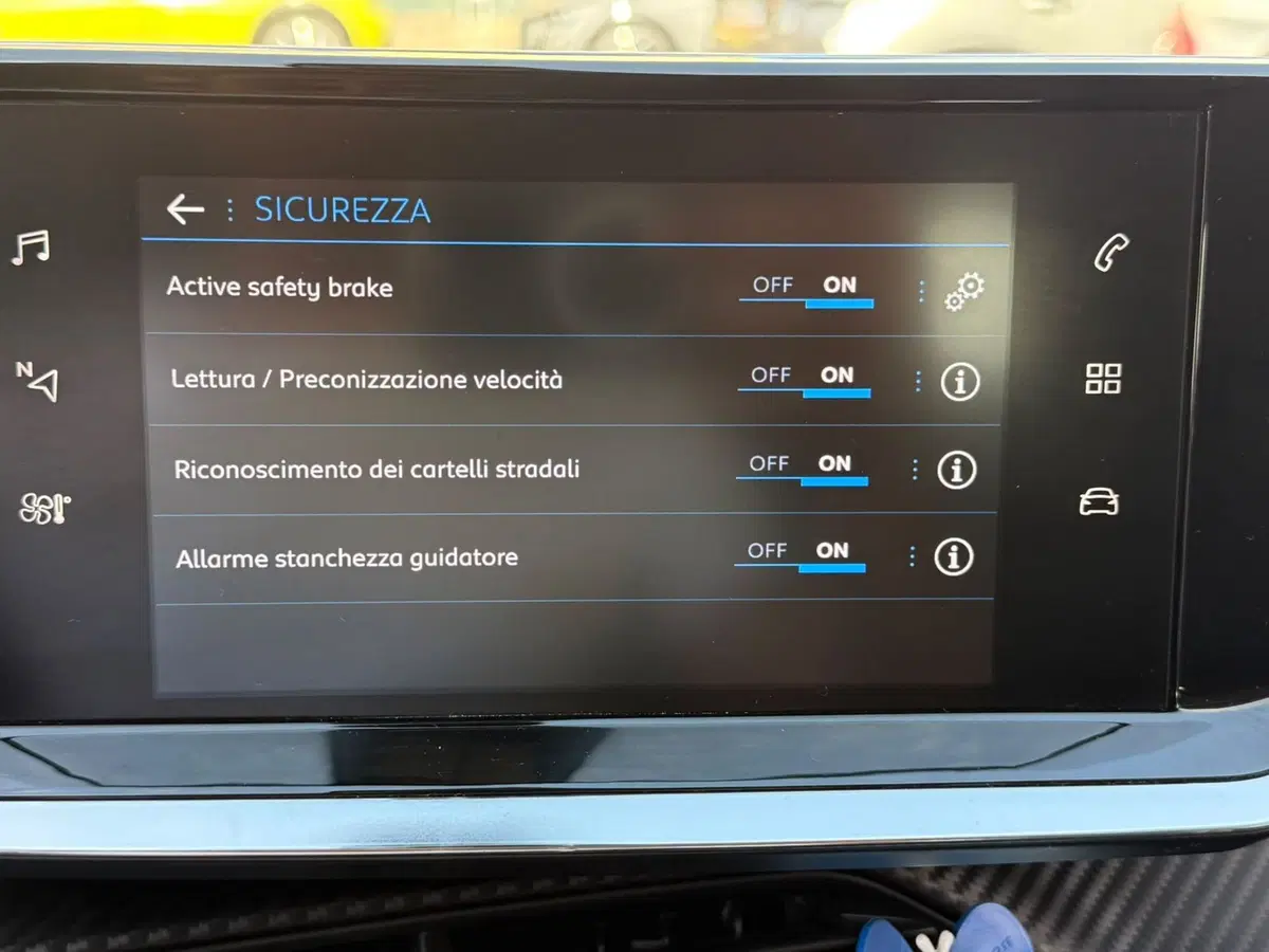Peugeot 2008 usata a Massa-Carrara (12)