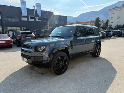 Land Rover Defender 110 3.0d i6 mhev X-Dynamic SE awd 200cv auto del 2023 usata a Trento