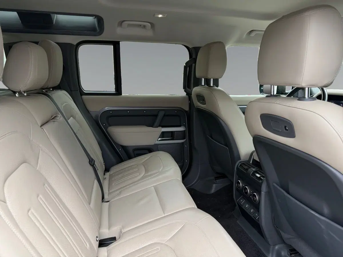 Land Rover Defender usata a Trento (5)