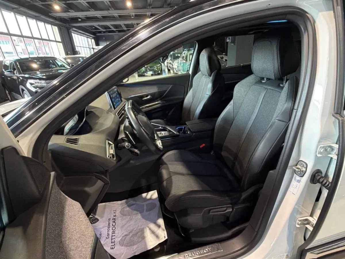 Peugeot 5008 usata a Vicenza (17)