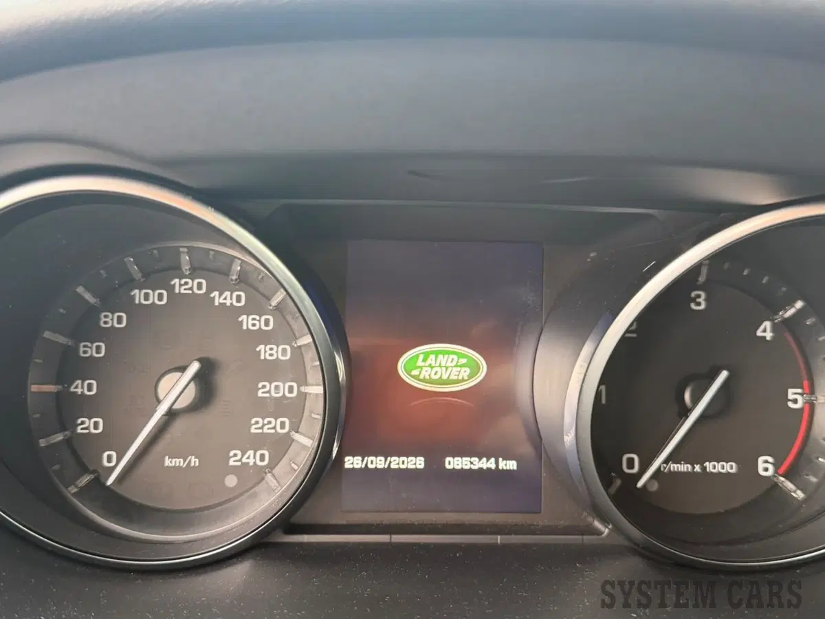 Land Rover Discovery Sport usata a Varese (7)