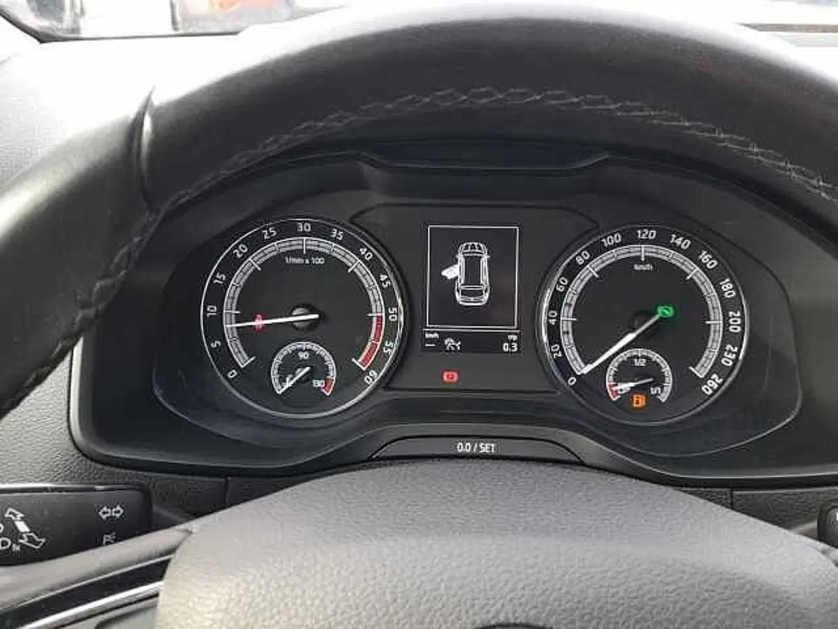 Skoda Karoq usata a Ravenna (11)