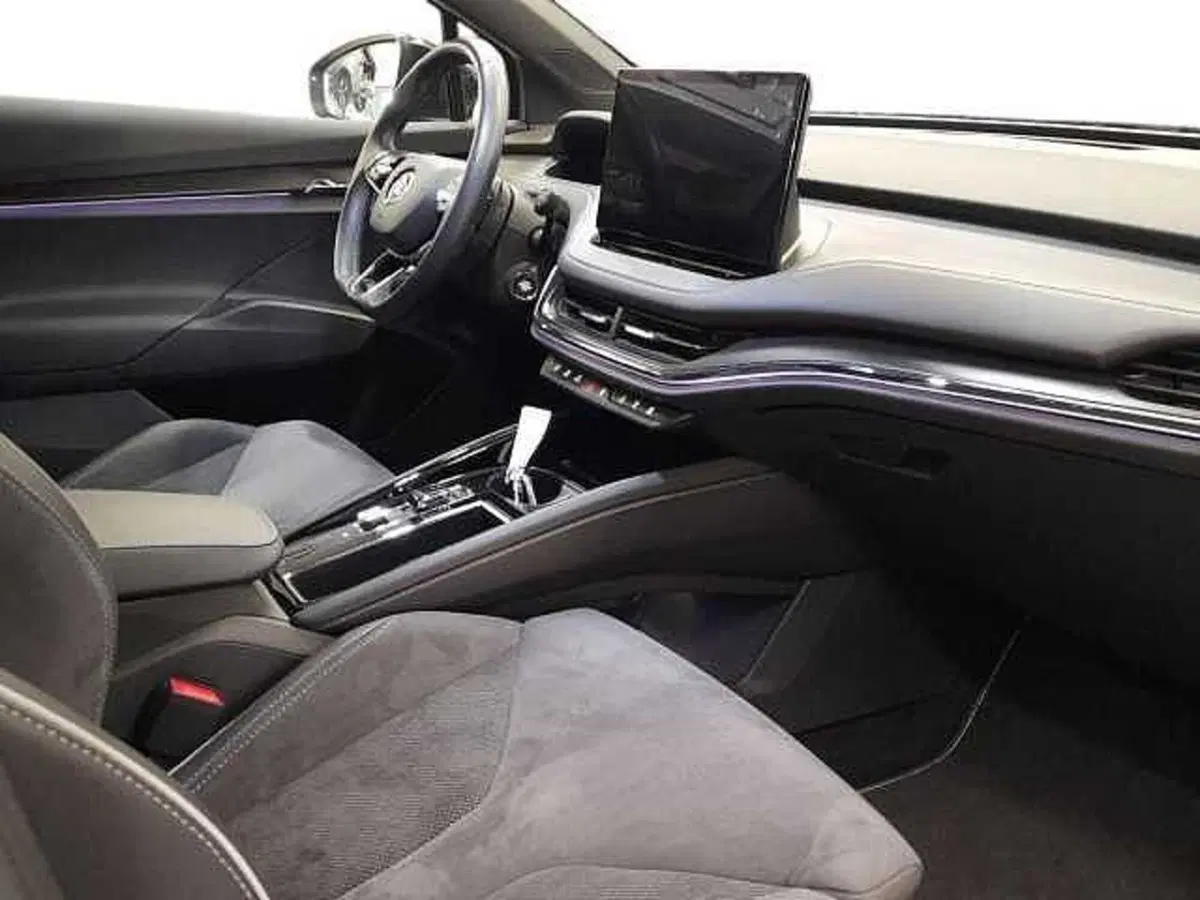 Skoda Enyaq usata a Ravenna (6)