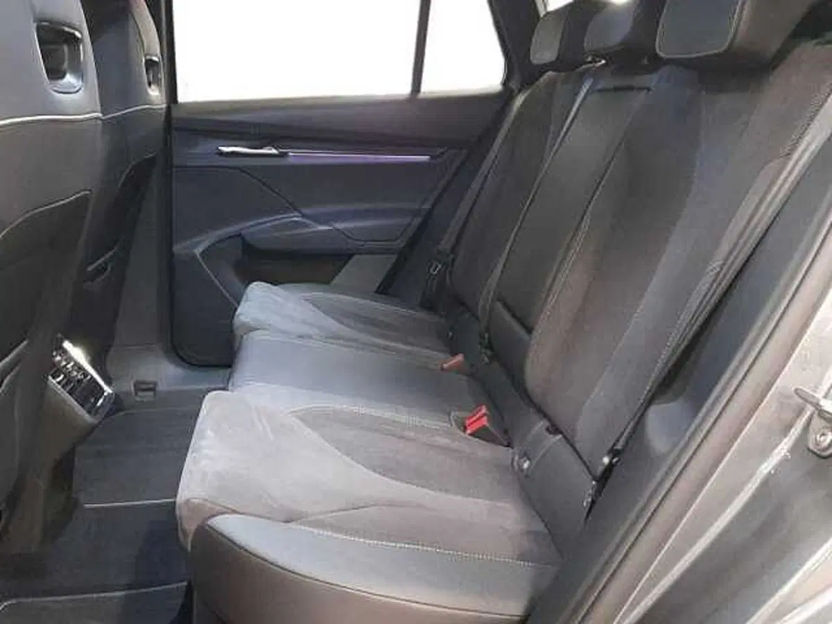 Skoda Enyaq usata a Ravenna (8)