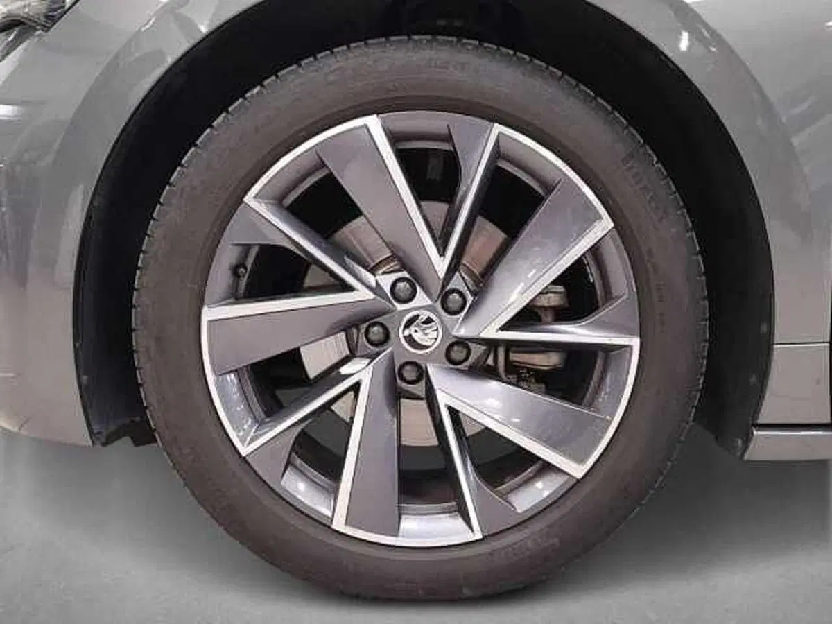 Skoda Enyaq usata a Ravenna (9)