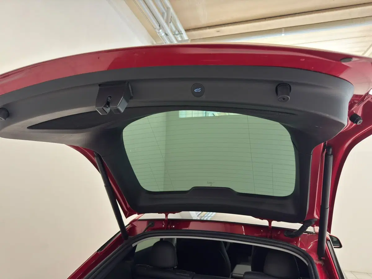 Tesla Model Y usata a Novara (15)