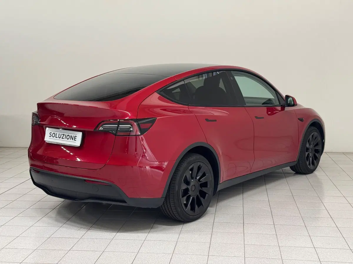 Tesla Model Y usata a Novara (2)