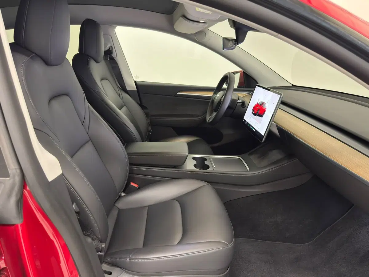 Tesla Model Y usata a Novara (3)