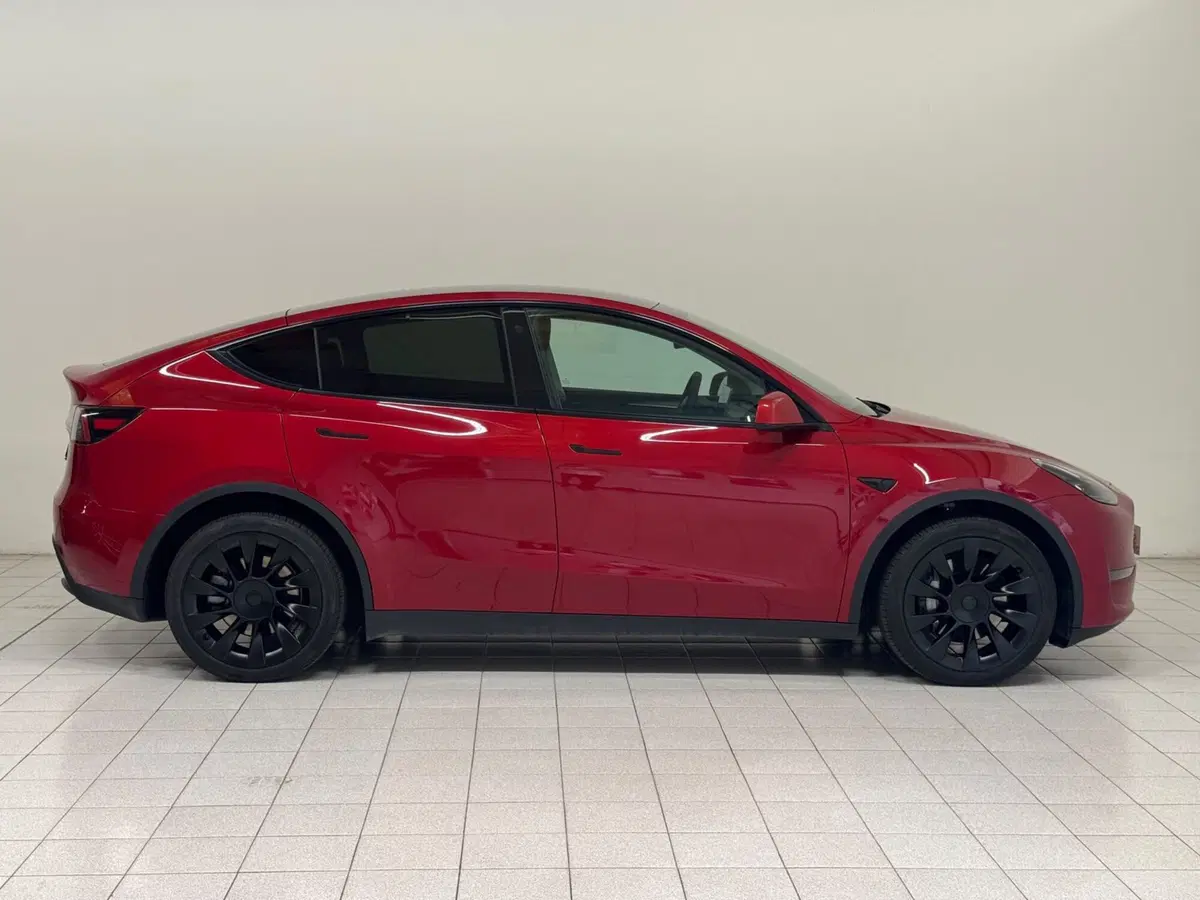 Tesla Model Y usata a Novara (6)