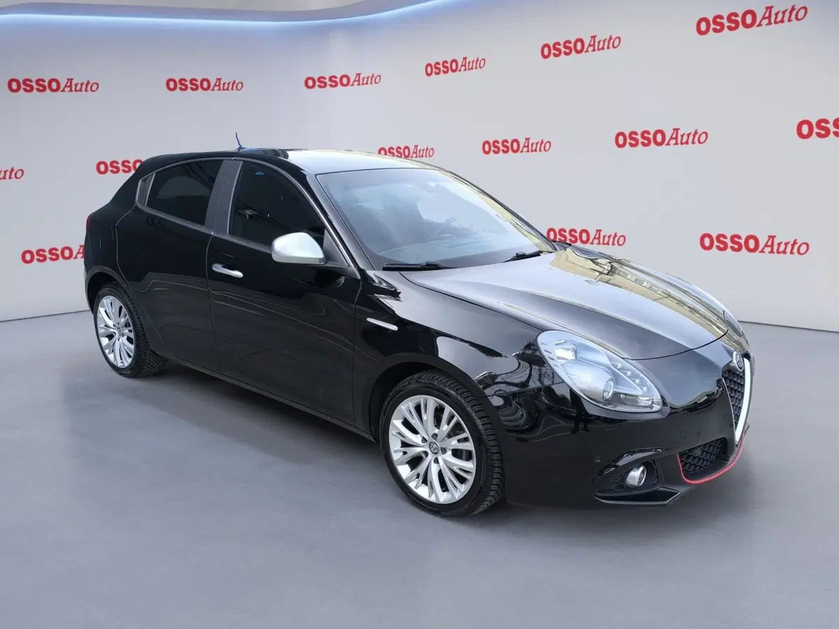 Alfa Romeo Giulietta usata a Udine (2)