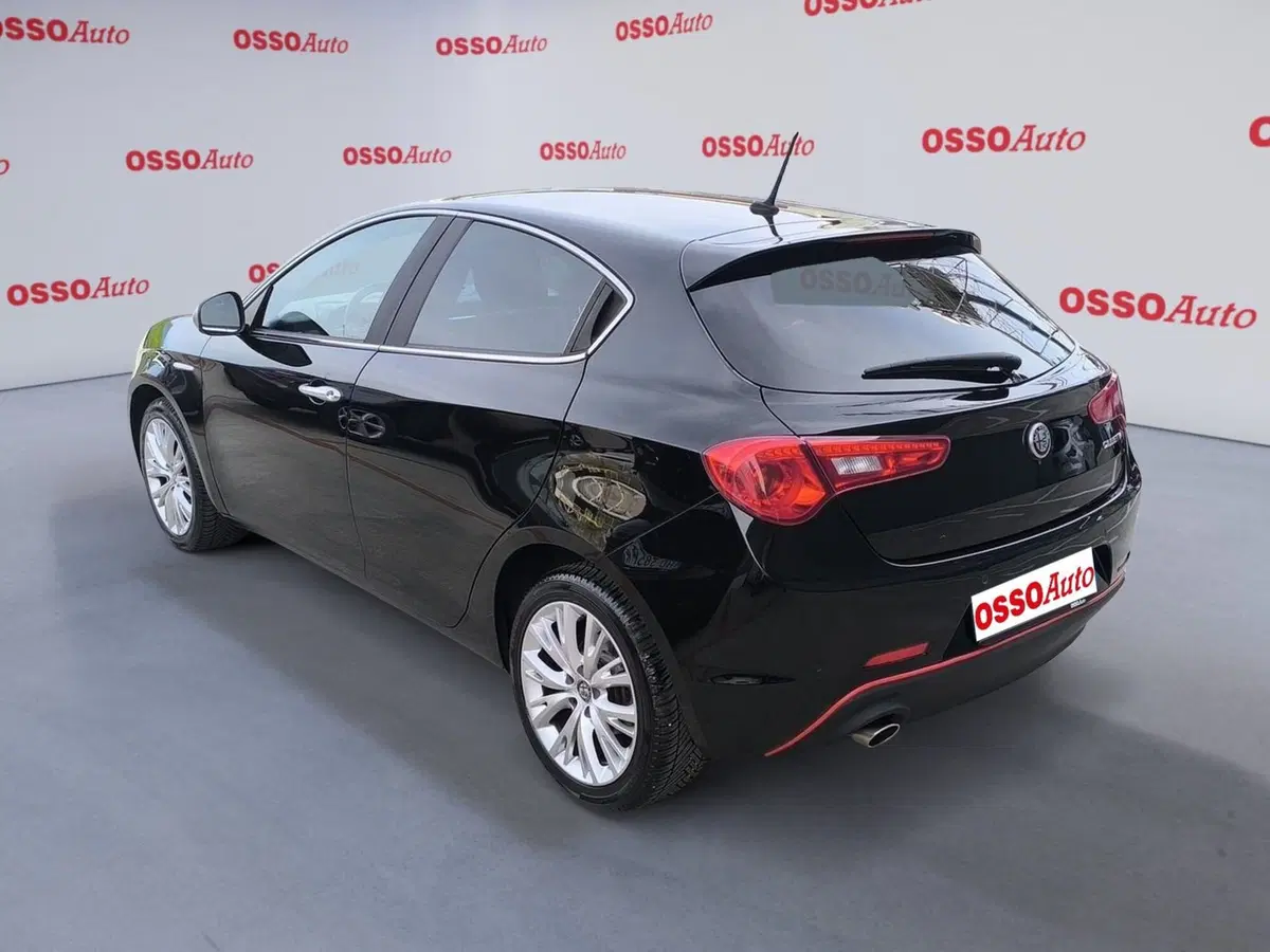 Alfa Romeo Giulietta usata a Udine (4)