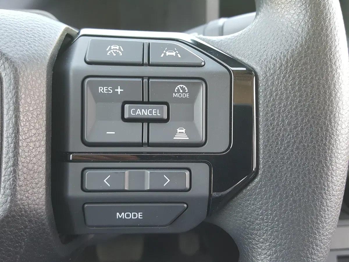 Toyota Hilux nuova a L'Aquila (17)
