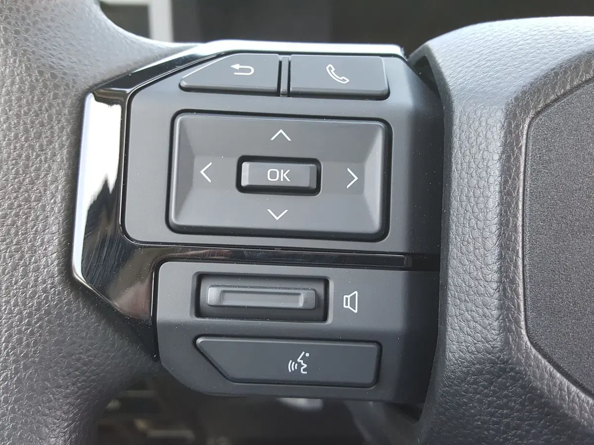 Toyota Hilux nuova a L'Aquila (18)