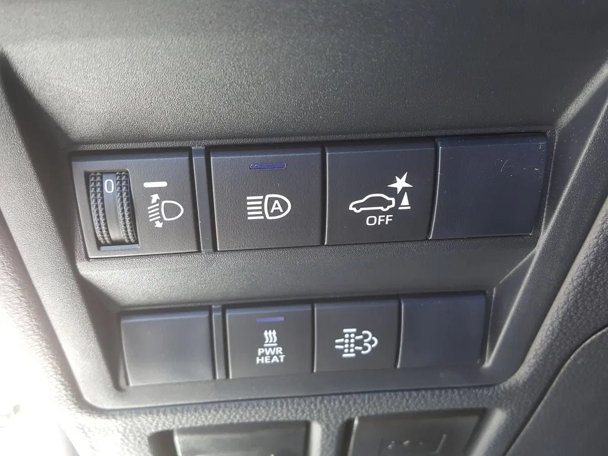 Toyota Hilux nuova a L'Aquila (19)