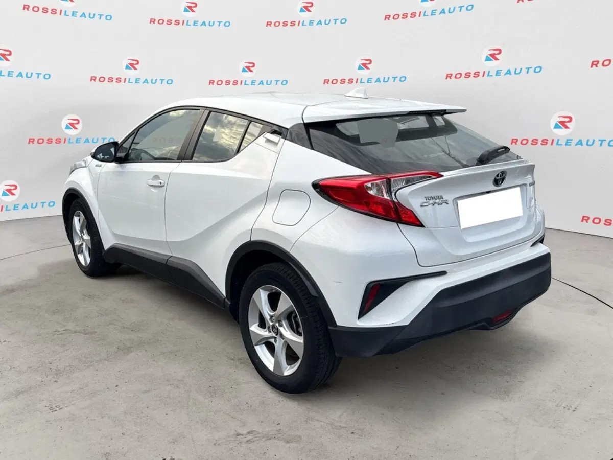Toyota Toyota C-HR usata a Massa-Carrara (7)
