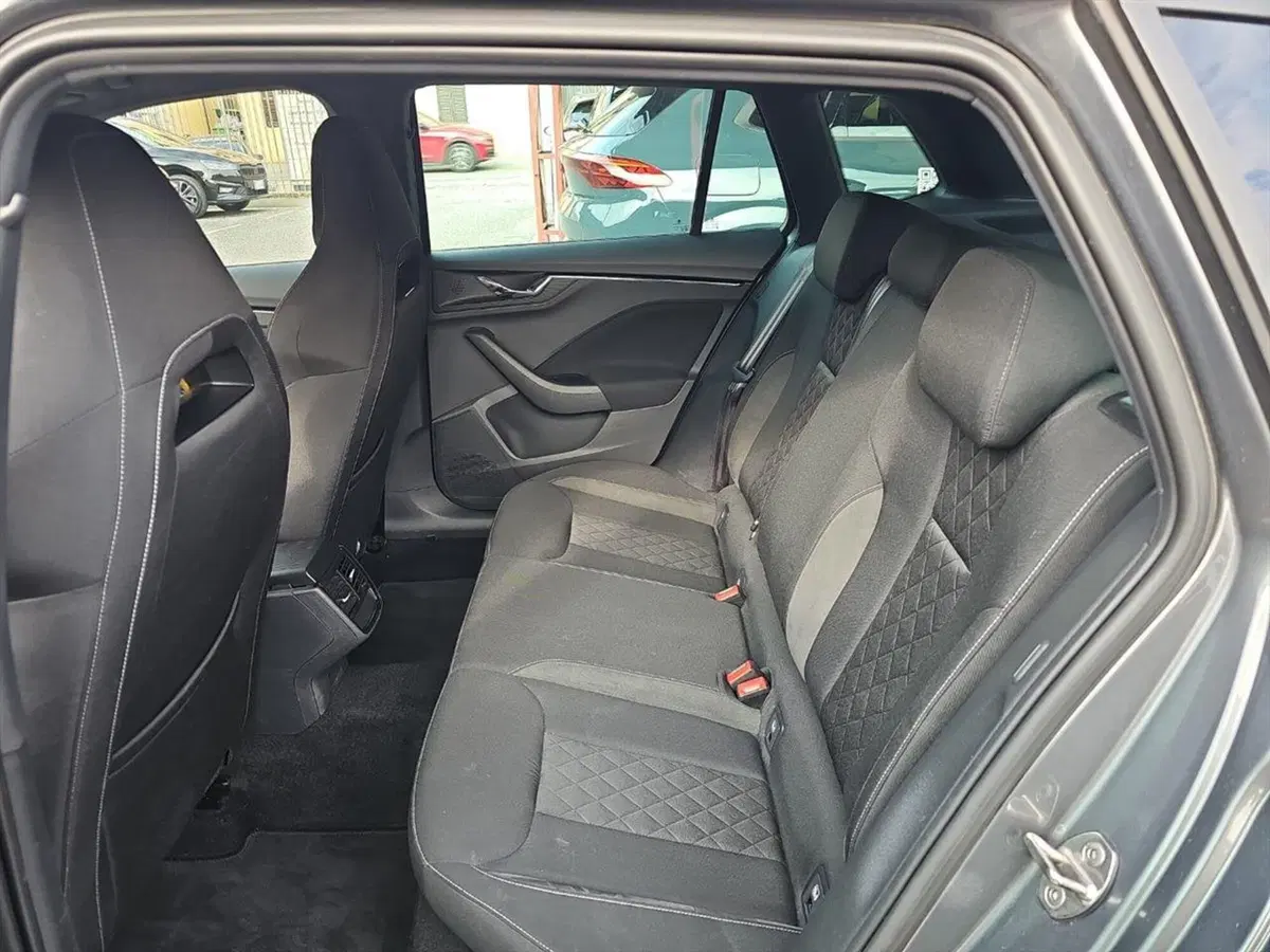 Skoda Kamiq usata a Lecco (12)