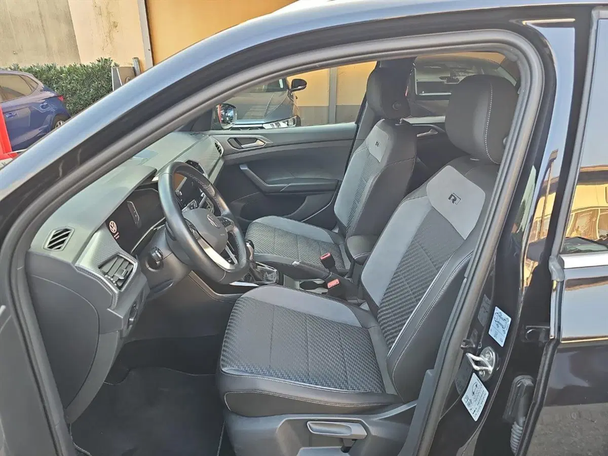 Volkswagen T-Cross usata a Lecco (11)