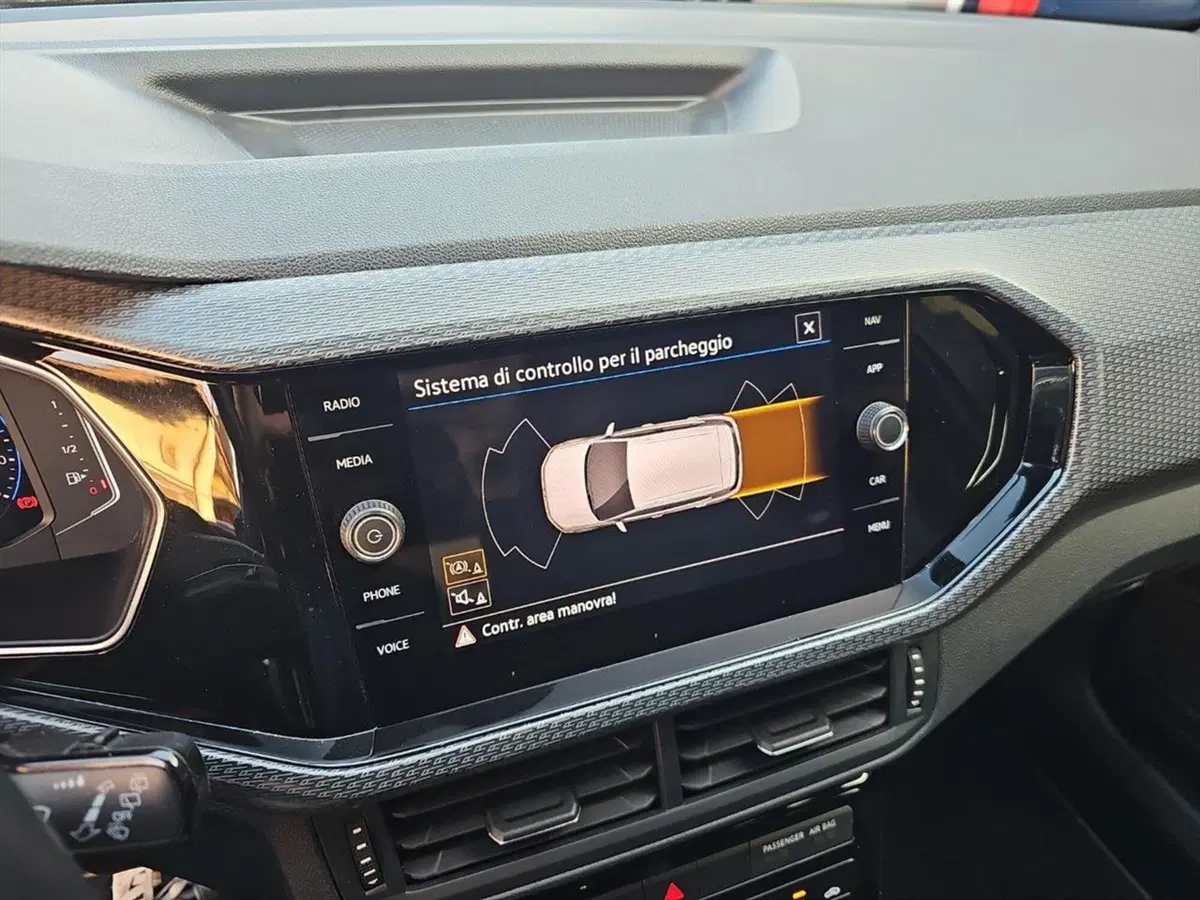 Volkswagen T-Cross usata a Lecco (14)